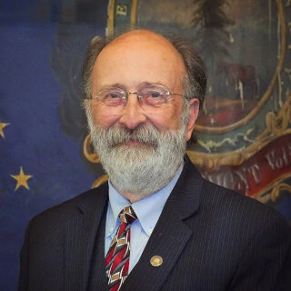 Robert J Hooper